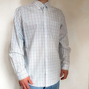 Eddie Bauer Wrinkle Free Relaxed Fit Button Down Size Large